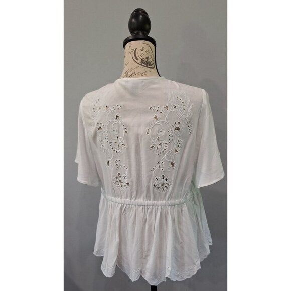 EUC Torrid White Eyelet Challis Tie Front Blouse/Torrid Size 00 (Size 10) - Picture 2 of 7